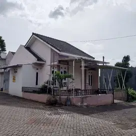 rumah Villa 1lt kota Malang adem sejuk 500jt an