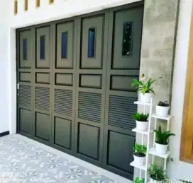 Pintu garasi seleding/lipat