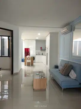 DISEWAKAN RUMAH TYPE 2 LANTAI FULL FURNIS AREA LOKASI AREA LIPPO