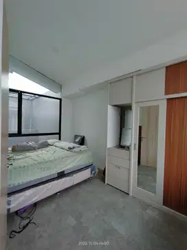 DISEWAKAN RUMAH TYPE 2 LANTAI FULL RENOVASI FULL FURNIS LIPPO