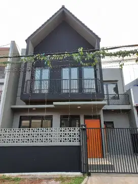 Rumah scandinavian luas dekat pintu tol Desari