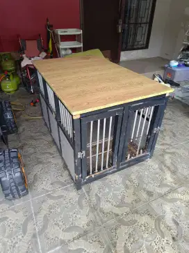 Kandang Anjing Kayu Bekas