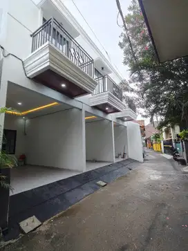 DIJUAL RUMAH BARU 2 LANTAI SIAP HUNI MODERN CLASSIC DI CIRACAS JAKTIM