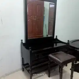 Meja rias antik jati tua bekas dah melamin