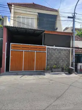 RUMAH JL JUWINGAN STRATEGIS, AREA PUCANG ANOM, ROW 2,5 MOBIL