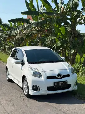Yaris  E A/T (Matic) 2013 Akhir Plat AE
