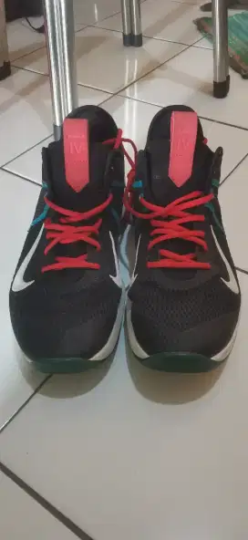Sepatu nike ori 43