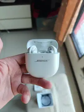 TWS Bose Quiet comfort ultra (baca iklan)