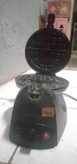 Dijual alat pembuat kriss waffle merek Hakasima kondisi normal