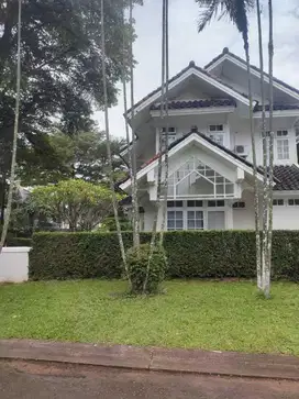 Disewakan Cepat Rumah Hoek Cakep di Taman Bromo Lippo Karawaci