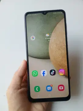 Samsung A12 ram 4 /128 like new