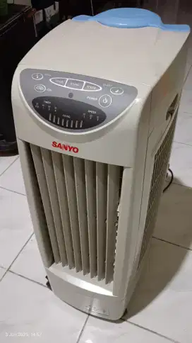 Air Cooler SANYO REF-B100MK2, Bekas, Kondisi Normal,masih sangat bagus