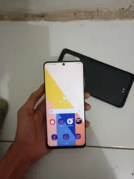 Samsung s20+ 8/128