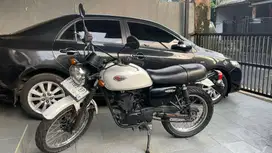 Kawasaki W175 SE Pajak hidup