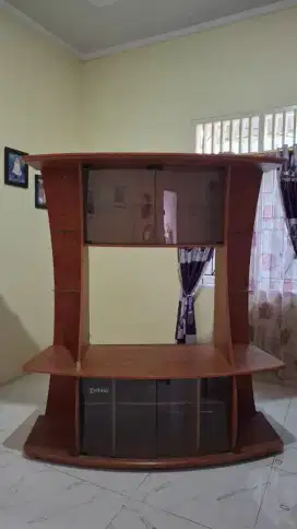 Lemari Pajangan Kayu Kombinasi Kaca