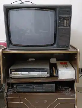 Jual tv bekas dan rak serta beberapa autio