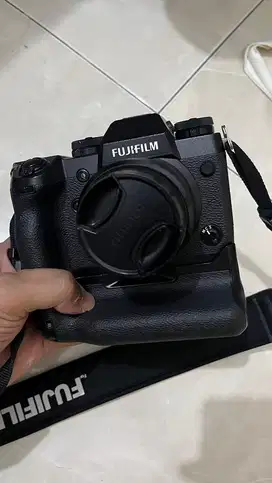 Kamera DSLR Komplit 2 Lensa Fujifilm X-H1