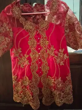 Dijualn Kebaya Merah