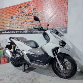 Seperti baru! HONDA NEW ADV 160 CBS ISS ALARM 2023 Pajak Panjang 150