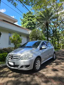 Mercy B180 Panoramic low KM RAre