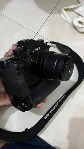 Kamera DSLR Komplit 2 Lensa Fujifilm X-H1