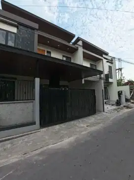 Rumah Mewah 2 Lantai Dalam Perumahan Dekat Ringroad Demak Ijo