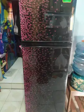 Kulkas 2 pintu mreka sharp