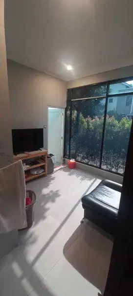 Rumah Hoek Green Lake furnish cakep