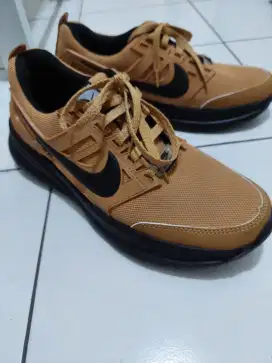 Sepatu Nike size 43 Like a new