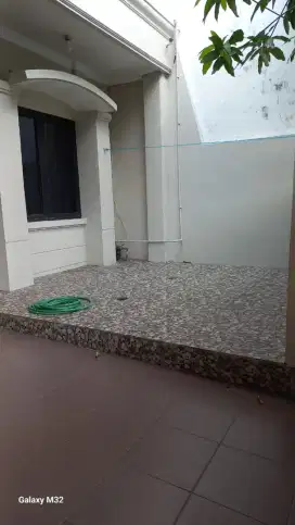 Kontrakan tahunan cluster depan kota harapan indah