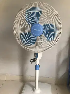 Kipas angin Miyako komplit bersih dan normal