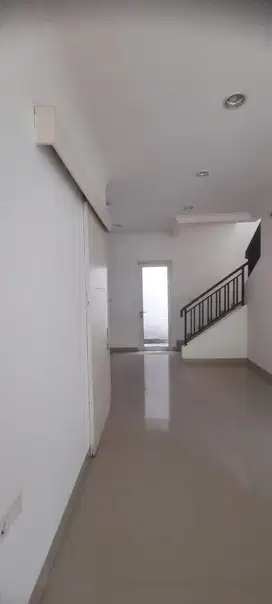 RUMAH CLUSTER FARADAY GADING SERPONG