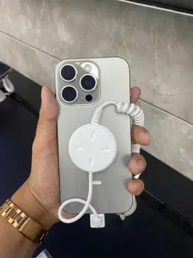 Iphone 16 pro new garansi ibox 1tahun