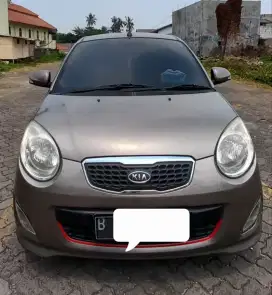 Mobil Picanto Cosmo Matic 2011