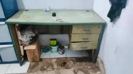 Dihibahkan Meja Kerja Butuh Perbaikan
