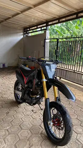 Crf blackk 2019