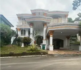 Rumah Mewah dengan kolang renang dan lahan luas cluster sentul city