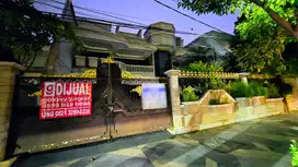 FOR SALE! RMH Cantik Tampilan Super Mewah Raya Dharmahusada Indah