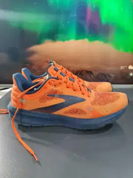 Sepatu Lari Brooks Launch 9 size 42/26.5 cm