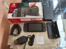 Nintendo Switch v1 Atmos Grey Fullset 256GB 01
