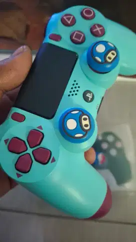 DUALSHOCK PS4 LIMITED EDITION
ORIGINAL MESIN