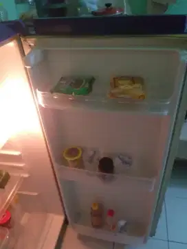 Kulkas 1 pntu lengkap beku sgt dngin free lalamove