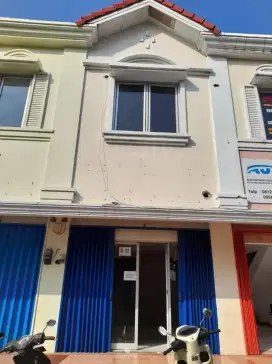 Ruko Redwood, Deltamas persis depan AEON Cikarang full renov