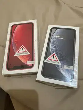 Jual Iphone XR 64 GB ex Ibox warna Merah dan Hitam