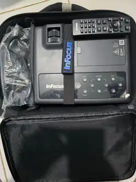 Djual proyektor infocus in1116