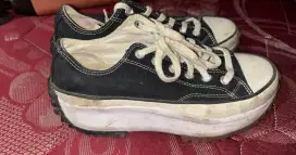 Sepatu kets Converse original bekas. Kondisi sangat bagus