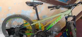 Jual sepeda United Stavros 8 speed ori ga pernah D pakai
