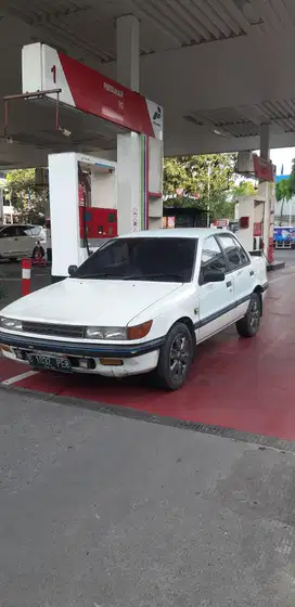 Mitsubishi Lancer 1990 Bensin