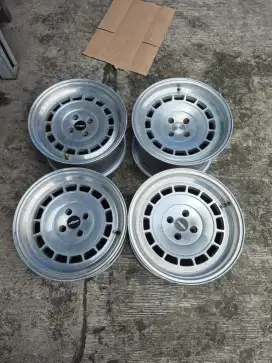 Velg hsr R16 pcd 4×100 lebar 8,5/9,5 et25/30..4pcs