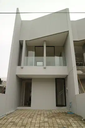 Rumah Dian Istana BARU GRESS, ROW 3 MOBIL